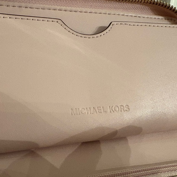 Michael Kors Jet Set Zippered LARGE Continental Pink Wristlet IMMACULATE & CUTE! - Picture 9 of 15